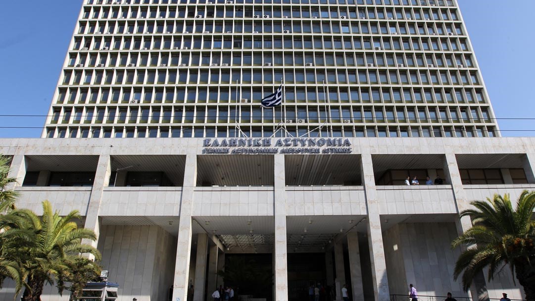 Συνελήφθη επικίνδυνος δραπέτης που είχε σκοτώσει αστυνομικούς έξω από τη ΓΑΔΑ