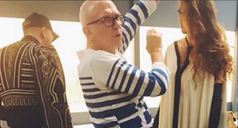 Ο Γκοτιέ στο Μουσείο Μπενάκη φορώντας μπλούζα με την ελληνική σημαία – ΦΩΤΟ