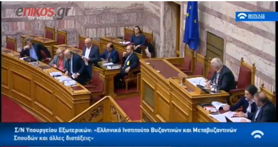 Έξαλλος ο Κακλαμάνης με τους υπουργούς: Τα έχω πει, δεν θα τα λέω δέκα φορές – ΒΙΝΤΕΟ