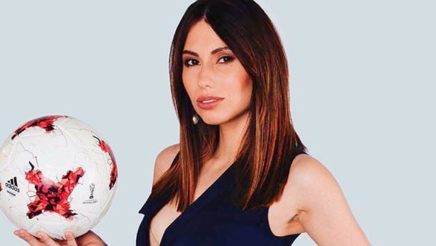 Η εκρηκτική παρουσιάστρια της κλήρωσης του Μουντιάλ – Γιατί οι Ιρανοί την παρακαλούν να… ντυθεί; – ΦΩΤΟ