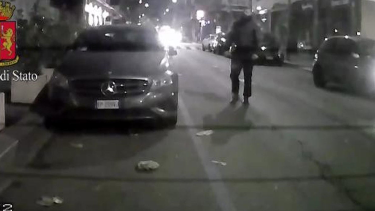 Του έκοψε το αυτί για… μια θέση πάρκινγκ – ΒΙΝΤΕΟ