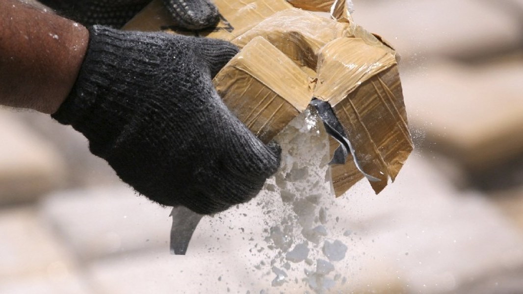 Σάλος στο Κολωνάκι – Παρουσιαστές, ηθοποιοί και μοντέλα σε κύκλωμα κοκαΐνης – Οι κωδικοί για την …”κράτηση” – Ποιους “καίει” η λίστα