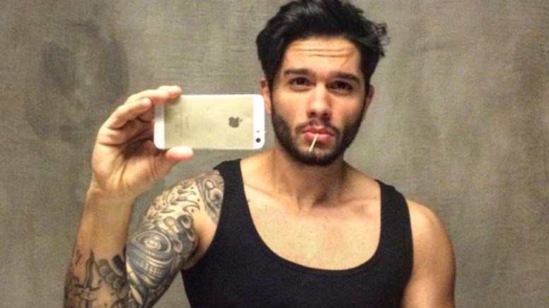 Αγνώριστος ο Χρήστος Μάστορας από τις “Μέλισσες” – ΦΩΤΟ