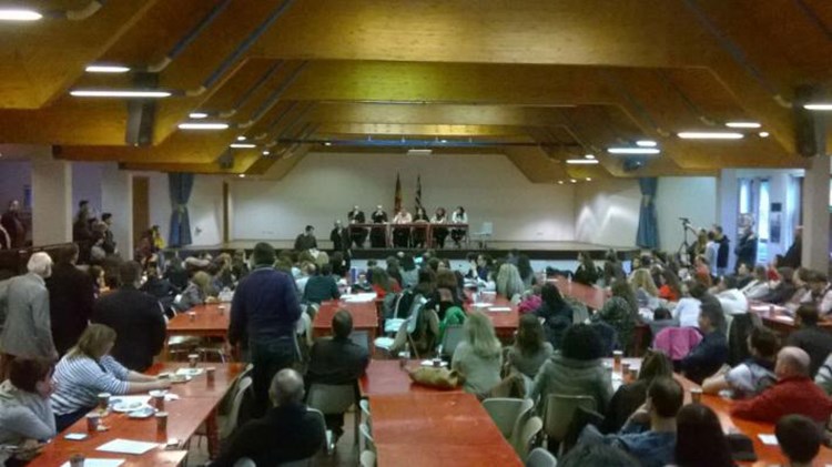 Το ΚΚΕ καταγγέλλει: Άνανδρη και τραμπούκικη επίθεση σε μέλη μας από φασιστοειδή στο Ντίσελντορφ