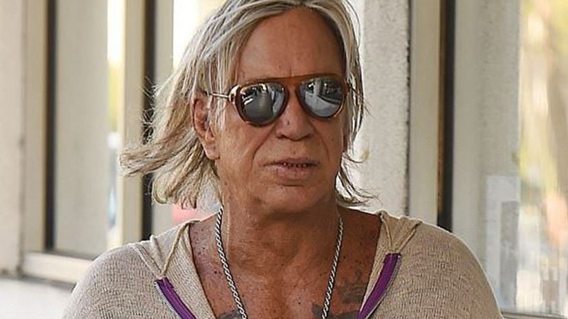 Αγνώριστος από τις πλαστικές ο Μίκι Ρουρκ – ΦΩΤΟ