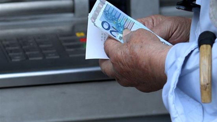 Είστε συνταξιούχος και πήρατε μικρή επιστροφή αναδρομικών; Δείτε τι λέει το Υπουργείο Εργασίας για εσάς