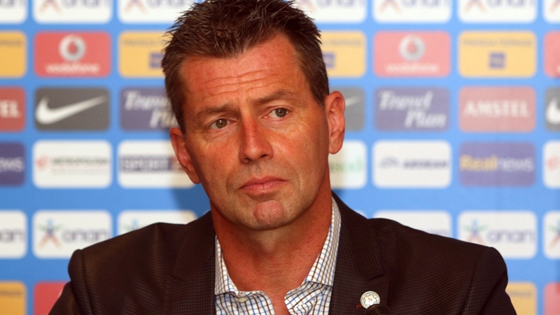 Έξαλλος με την FIFA ο Σκίμπε για την τιμωρία του Μανωλά