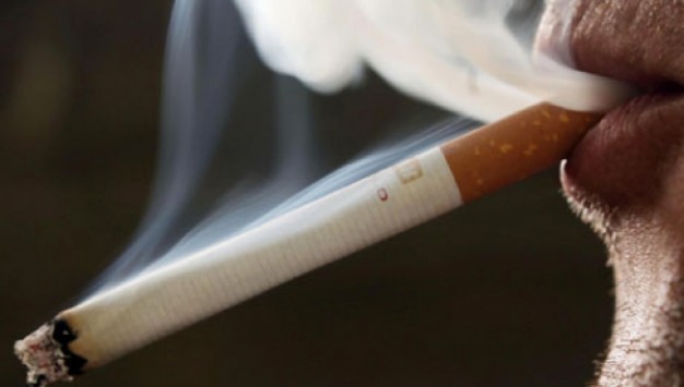 Με καθυστέρηση 11 ετών οι καπνοβιομηχανίες θα προβάλουν σε σποτ τους κινδύνους του καπνίσματος