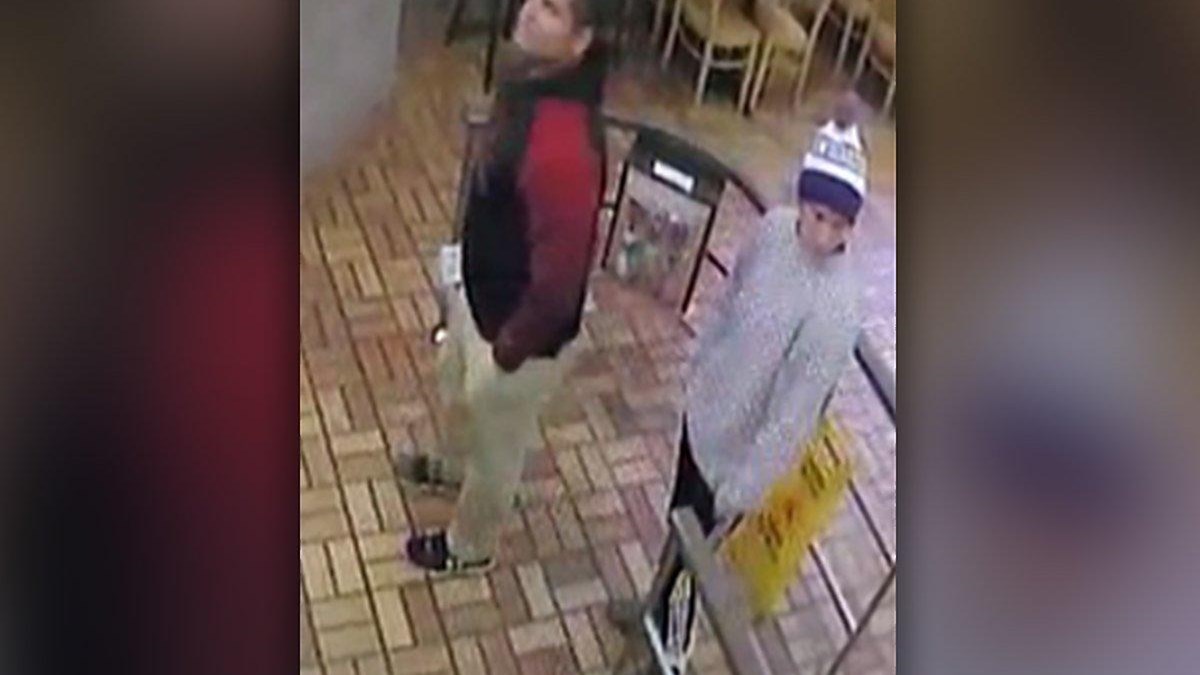 Κάμερα “έπιασε” 17χρονη μαθήτρια που το είχε σκάσει με τον καθηγητή της