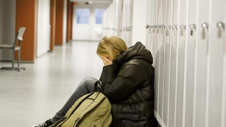 Bullying καθηγήτριας σε βάρος μαθήτριας που ζει σε σπίτι του «Χαμόγελου του Παιδιού» – Υποδειγματική η στάση των συμμαθητών της