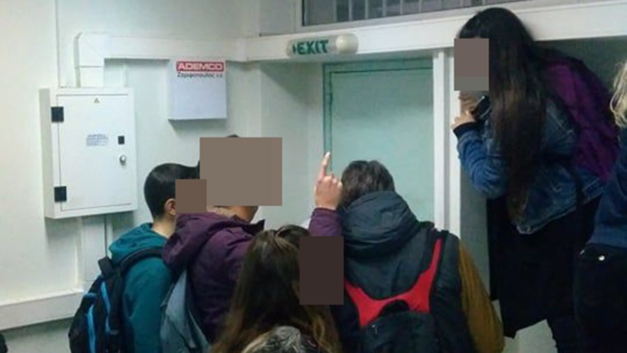 Πανικός σε λύκειο στο Αγρίνιο – Γιατί παρενέβη η πυροσβεστική για να απεγκλωβίσει τους μαθητές και την καθηγήτρια – BINTEO