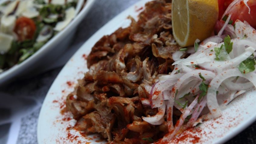 Ο γύρος έχει τη δική του ιστορία – Από πού κρατάει η σκούφια του, πότε ήρθε στην Ελλάδα – ΒΙΝΤΕΟ