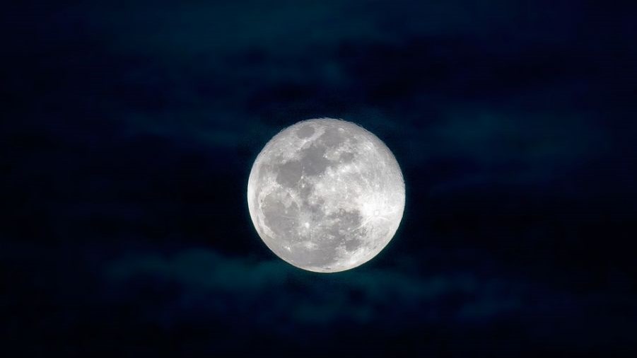 Απόψε η σούπερ Σελήνη – Θα είναι το μεγαλύτερο και φωτεινότερο φεγγάρι του 2017