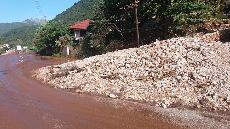 Κατολισθήσεις και απεγκλωβισμοί στην Ήπειρο από την κακοκαιρία – ΦΩΤΟ