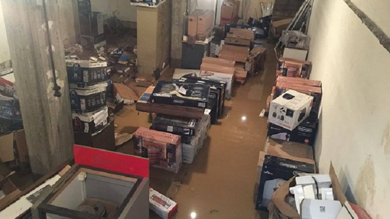 Στο έλεος της κακοκαιρίας το Αγρίνιο – Πλημμύρισαν σπίτια και επιχειρήσεις – ΒΙΝΤΕΟ