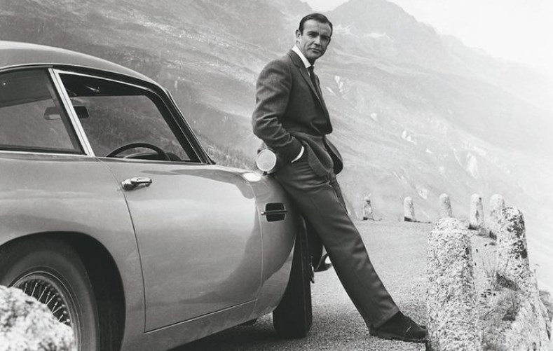 Στο σφυρί η θρυλική Aston Martin DB5 που οδήγησε ο Τζέιμς Μποντ στον “Χρυσοδάκτυλο” – ΦΩΤΟ