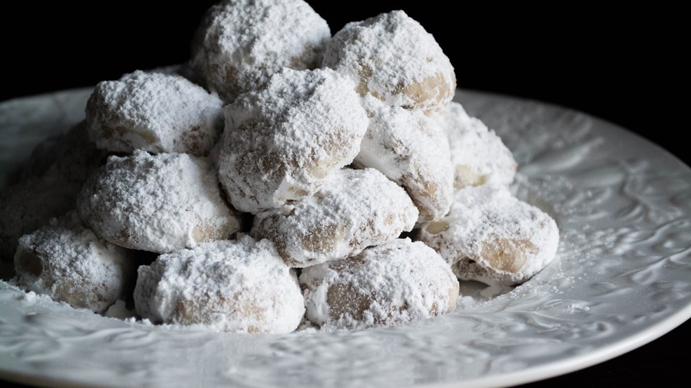 Αλήθεια, από πού… κατάγεται ο κουραμπιές;