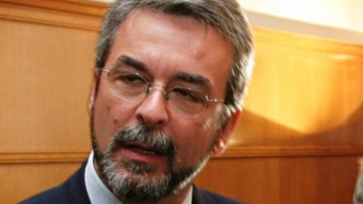 Ο φυγόδικος Μιχάλης Χριστοφοράκος κάνει.. έξωση στον νοικάρη του