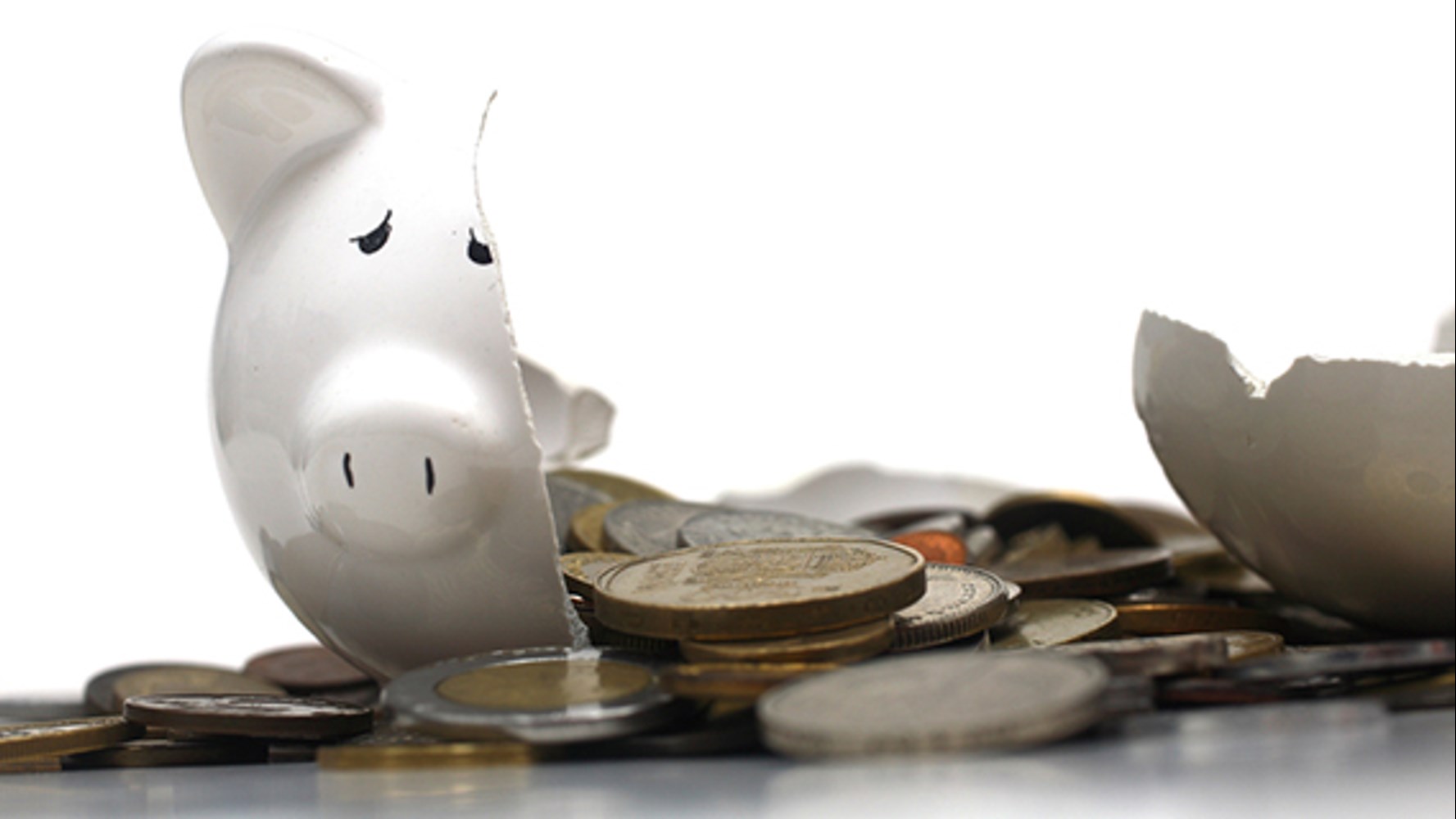 Σπάνε τον «κουμπαρά» για να πληρώσουν φόρους