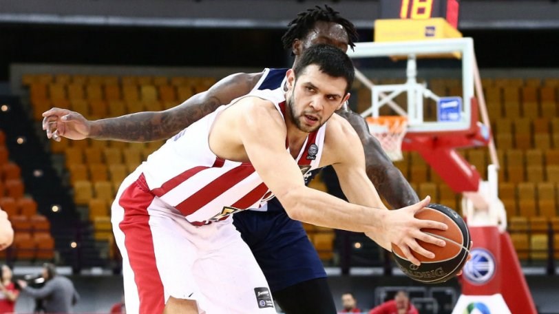 Τρίτος μεγαλύτερος “κλέφτης” στην ιστορία του Ολυμπιακού ο Παπανικολάου