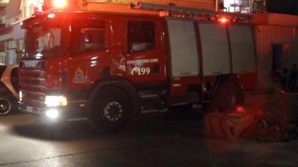 Θεσσαλονίκη: Τον ανέσυραν αναίσθητο οι πυροσβέστες μετά την πυρκαγιά