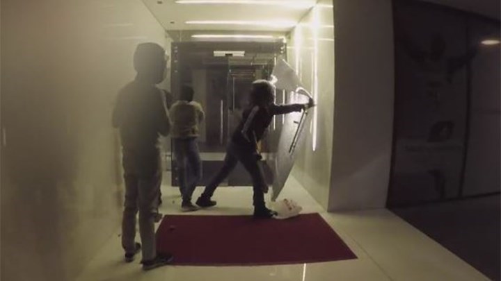 «Τα κινήματα πρέπει να χρησιμοποιούν όλα τα μέσα πάλης»