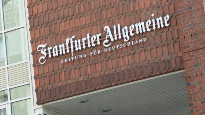 FAZ: Η Ελλάδα δείχνει να εξέρχεται πια της οικονομικής κρίσης