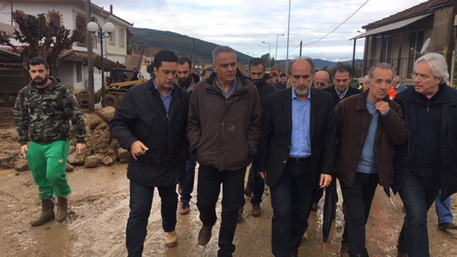 Ξεχειλίζουν από οργή οι πλημμυροπαθείς του Αγρινίου – Τα άκουσε ο Σκουρλέτης – ΒΙΝΤΕΟ