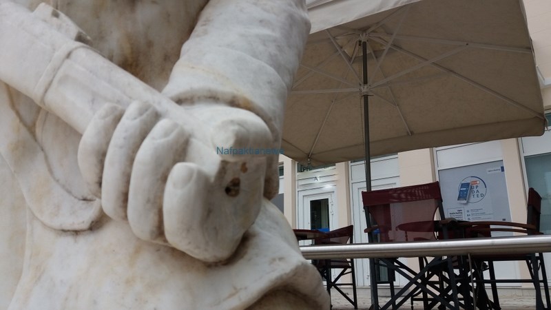 Βεβήλωσαν το Μνημείο του Άγνωστου Στρατιώτη στη Ναύπακτο – ΦΩΤΟ