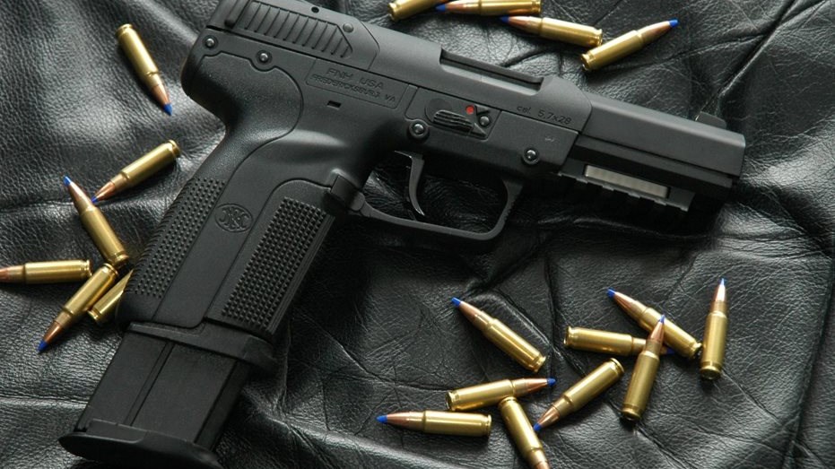 Ήθελε το internet εκρηκτικό – 38χρονος πούλαγε όπλα και πυρομαχικά με ένα κλικ