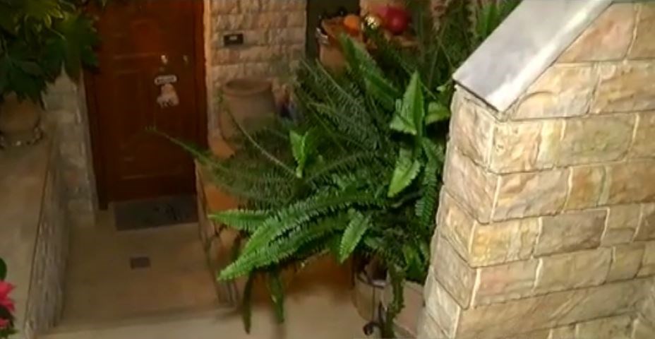 Συναγερμός στην ΕΛ.ΑΣ. – Άφησαν Χειροβομβίδα έξω από το σπίτι εκδότη εφημερίδας – ΒΙΝΤΕΟ