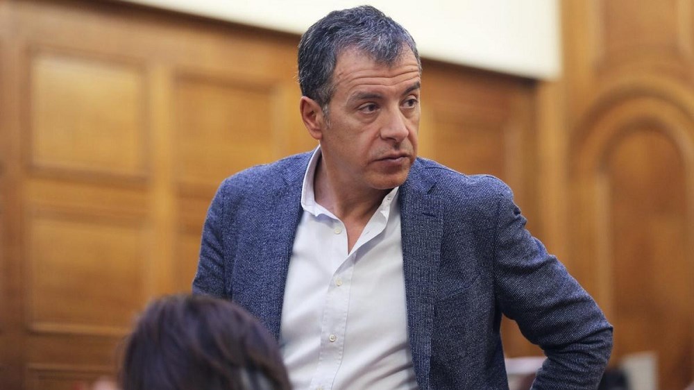 Θεοδωράκης για Γρηγορόπουλο: Θύμα παράλογων πράξεων με πολιτική επικάλυψη