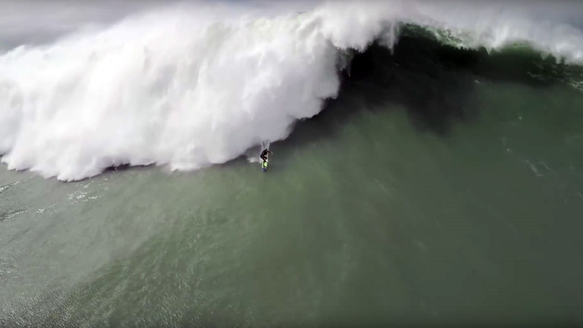 Drone κατέγραψε τη δραματική διάσωση ενός σέρφερ – ΒΙΝΤΕΟ