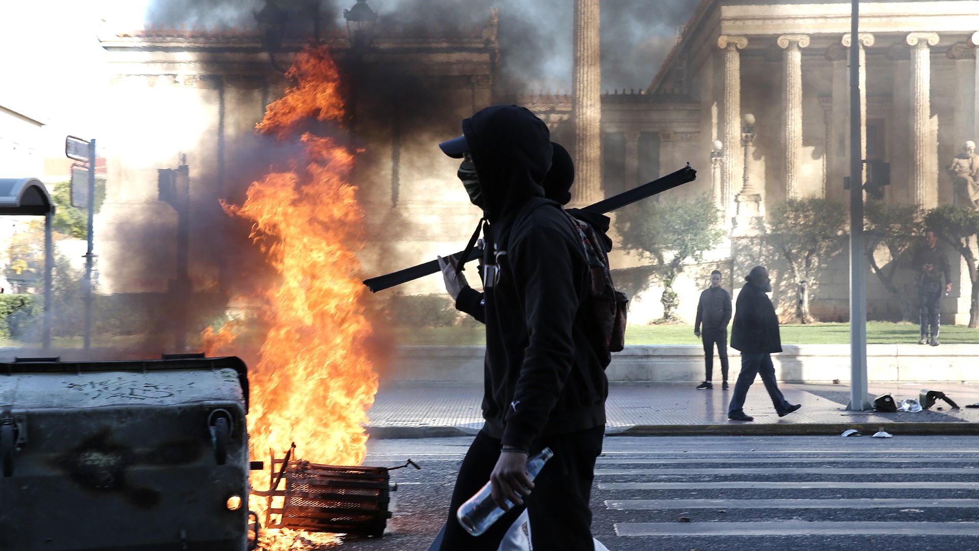 20  φωτογραφίες από τα επεισόδια στο κέντρο της Αθήνας- ΦΩΤΟ