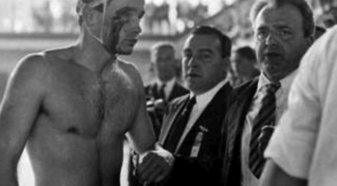 Ο μύθος της ματωμένης πισίνας – ΒΙΝΤΕΟ