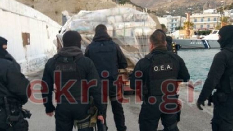 Συγκλονιστικές οι πρώτες ΦΩΤΟ από την τεράστια ποσότητα ναρκωτικών που βρέθηκε στην Κρήτη