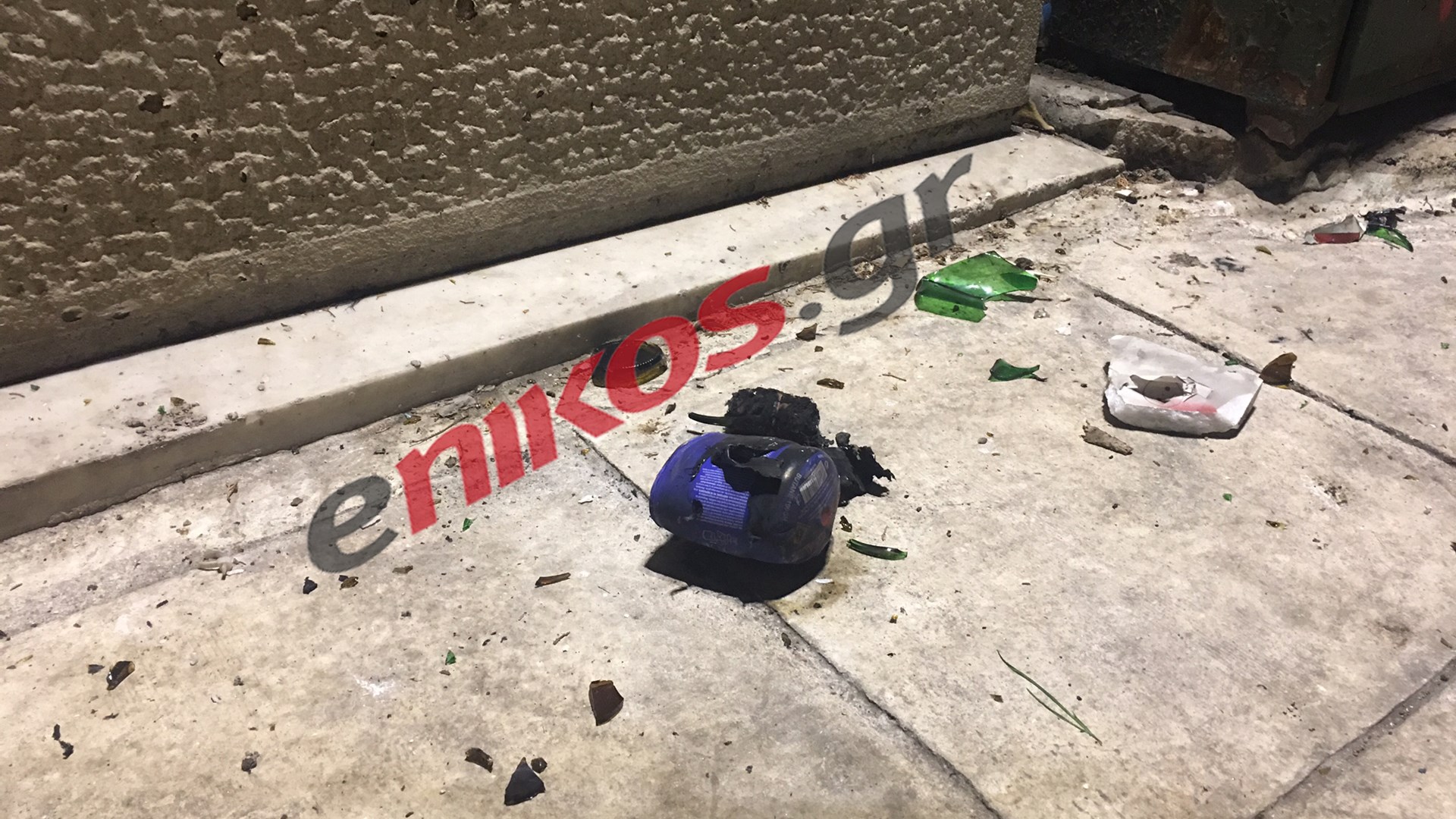 Το “υπερόπλο” των αντιεξουσιαστών – Πετούσαν μολότοφ με γκαζάκια στους αστυνομικούς – ΦΩΤΟ – ΤΩΡΑ