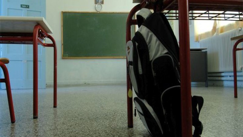 Μαθητής χτύπησε τον καθηγητή του και τον έστειλε στο νοσοκομείο – Τι συνέβη