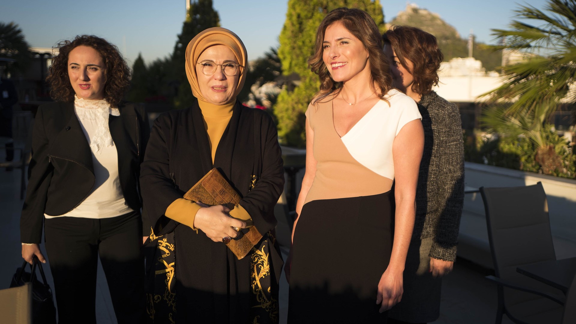 Το τετ α τετ της Μπαζιάνα με την Εμινέ Ερντογάν μέσα από φωτογραφίες