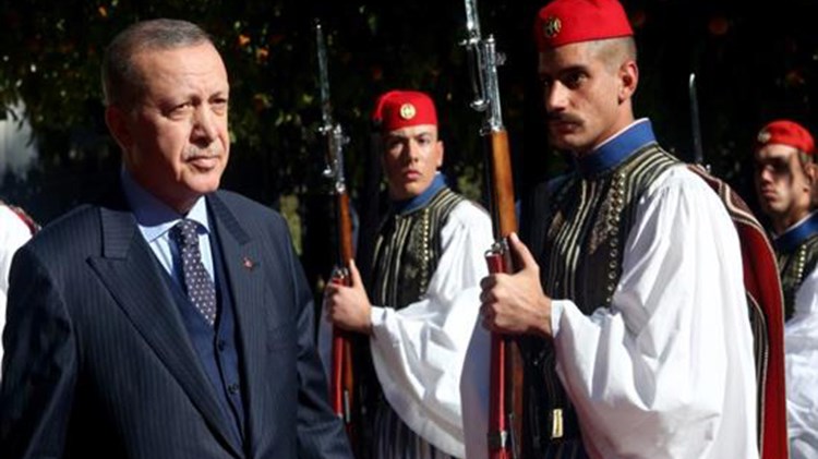 Άναψε φωτιές εντός και εκτός συνόρων η επίσκεψη Ερντογάν στην Αθήνα