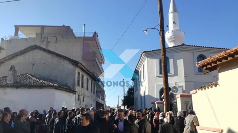 Πλήθος κόσμου περιμένει τον Ερντογάν στην Κομοτηνή – ΦΩΤΟ – ΤΩΡΑ