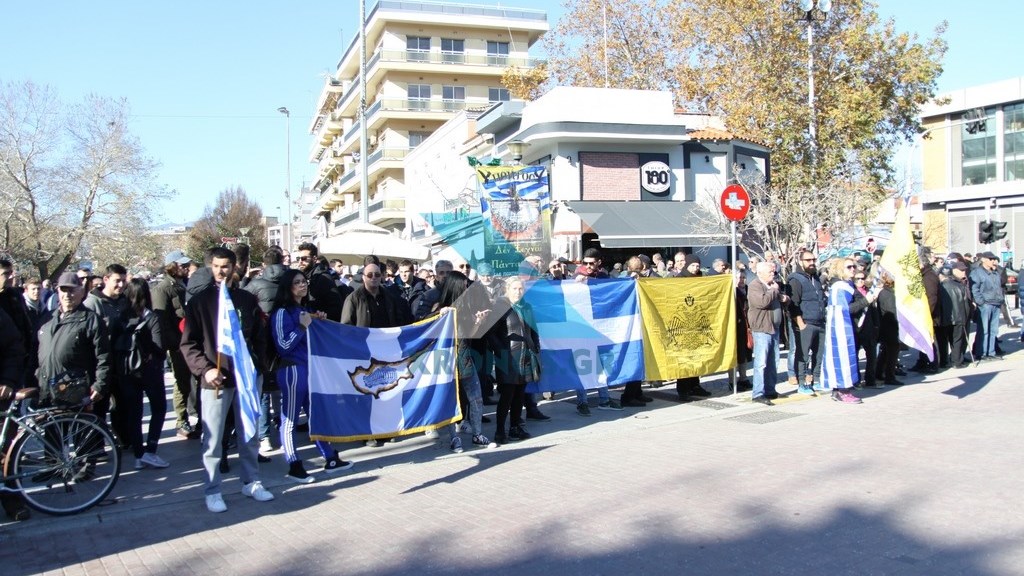 Έψαλαν τον Εθνικό Ύμνο διαμαρτυρόμενοι για την παρουσία του Ερντογάν στη Θράκη – ΒΙΝΤΕΟ