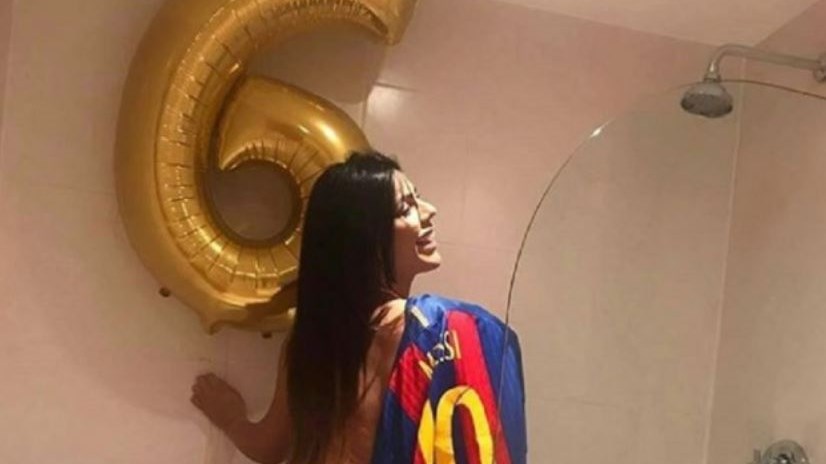 Το σέξι μοντέλο που κόβει… φλέβες για τον Μέσι – ΦΩΤΟ