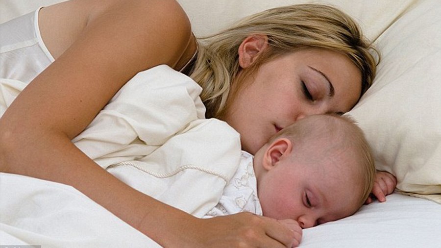 Έχετε νεογέννητο μωρό; Δείτε γιατί αυτή η έρευνα “πετάει” τους άντρες από το συζυγικό κρεβάτι