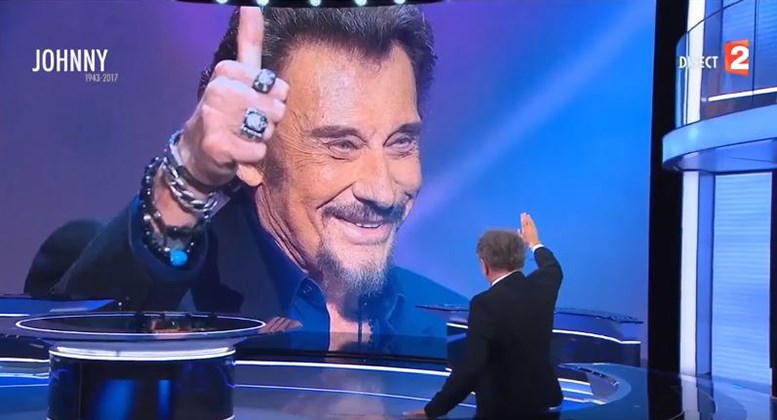 Παρουσιαστής ξεσπά σε λυγμούς κατά τη διάρκεια αφιερώματος στον Τζόνι Χαλιντέι – ΒΙΝΤΕΟ