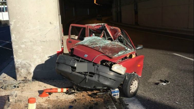 Φριχτό τροχαίο στην Αττική Οδό – Νεκρή  μια κοπέλα 24 ετών –  ΦΩΤΟ