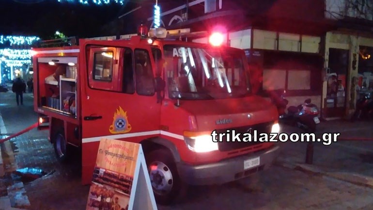Συναγερμός στα Τρίκαλα έπειτα από φωτιά σε ταβέρνα στο κέντρο της πόλης – ΒΙΝΤΕΟ