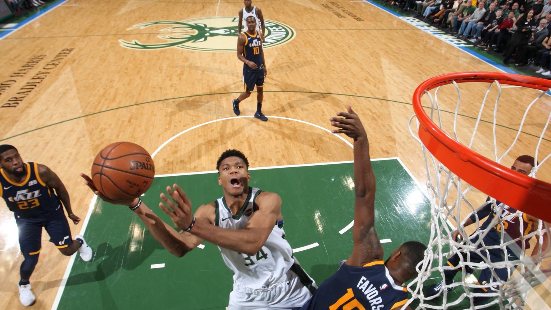 Το νέο show του Γιάννη Αντετοκούνμπο με θύμα αυτή τη φορά τους Τζαζ – ΒΙΝΤΕΟ