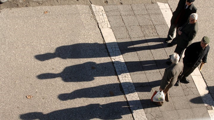 Μόλις στα 35 ευρώ το επίδομα ΕΚΑΣ και μόνο για συντάξεις έως 585 ευρώ