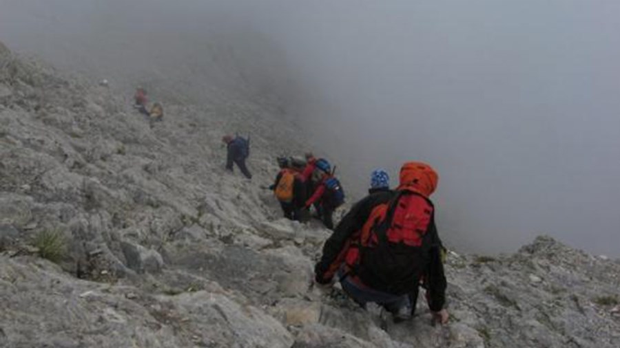 Νέο θρίλερ στον Όλυμπο – Αγωνία για δύο ορειβάτες που έπεσαν σε γκρεμό μία μέρα μετά την τραγωδία με τον 25χρονο
